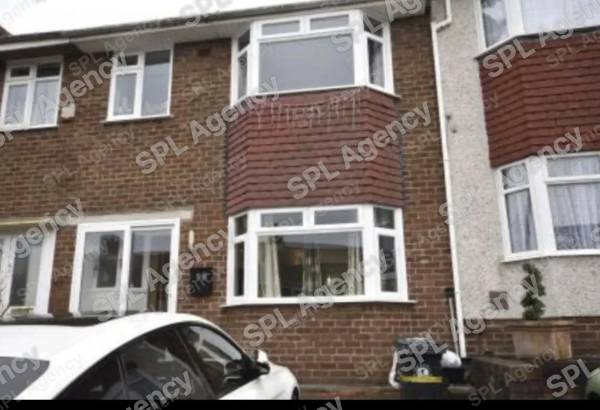 2 Double Bedrooms 1 Single Room/Office, With Outhouse – Bedminster Down, Bristol