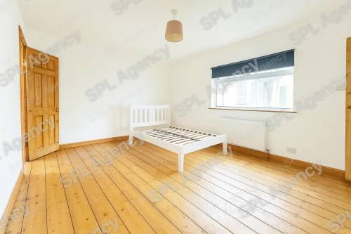 3 Bed House β Wood Street β BS5 6AJ
