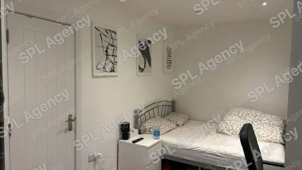 Room 1 – Harry Stoke House, Filton Ln, Stoke Gifford, Bristol