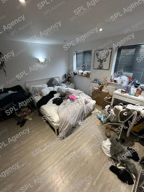 Studio 1 – 130 Gloucester Road North