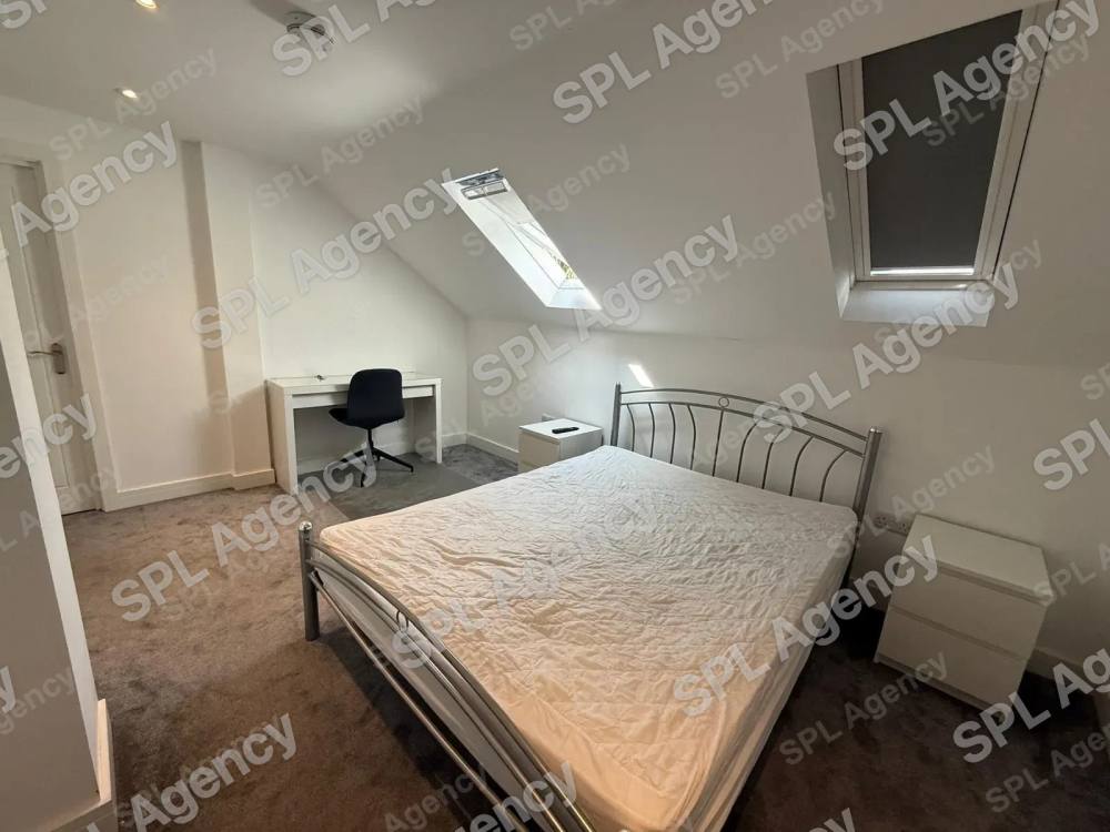 Room 7 – Harry Stoke House, Filton Ln, Bristol,