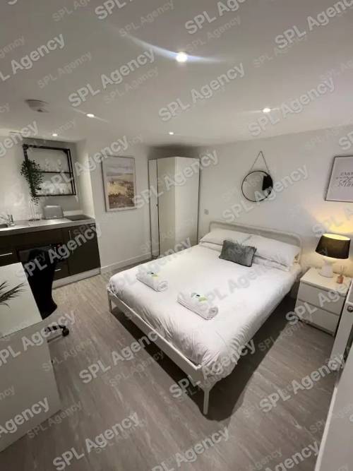 Studio 2 – 30 Gloucester Road North, Filton BS34 7BQ