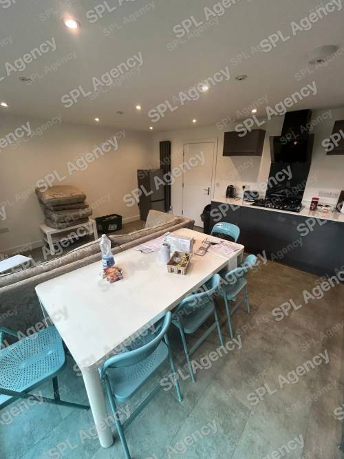 168A – 5 Bedrooms – Station Road, Filton