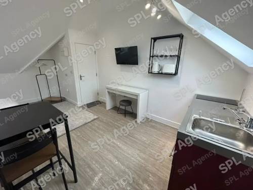 Studio 7 β 130 Gloucester Road North, Filton