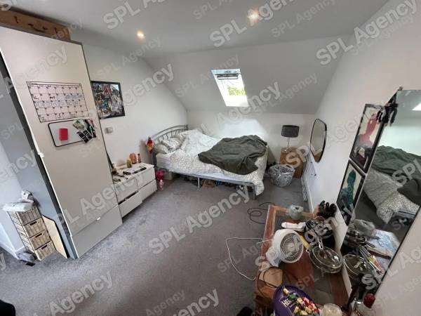 Room 8 – Harry Stoke House, Filton Ln, Stoke Gifford, Bristol