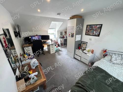 Room 8 – Harry Stoke House, Filton Ln, Stoke Gifford, Bristol