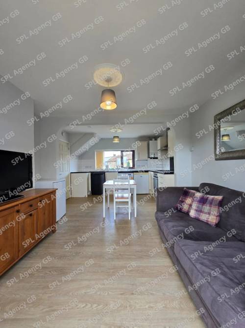 51 Chipperfield Drive BS15 4DS