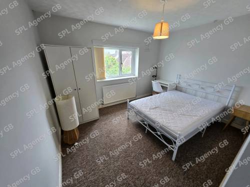 51 Chipperfield Drive BS15 4DS