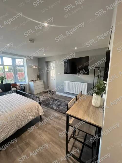 Studio – Abbotsbury, Filton Lane BS34 8QH