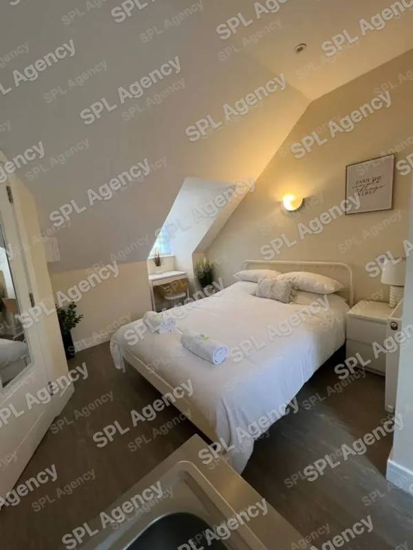 Studio 6 – 130 Gloucester Road North, Filton BS34 7BQ