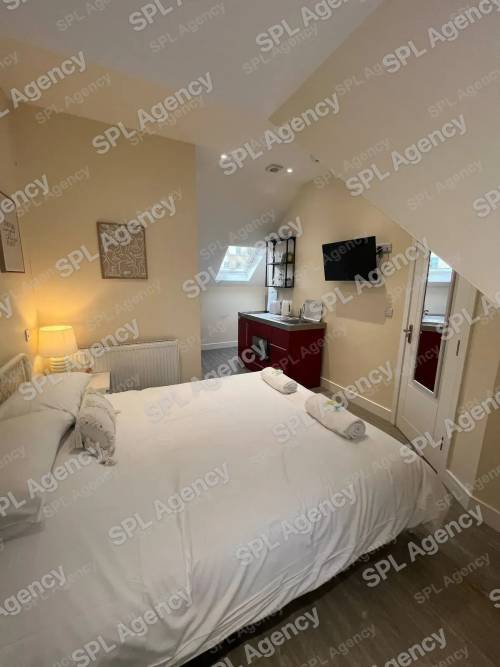 Studio 6 β 130 Gloucester Road North, Filton BS34 7BQ