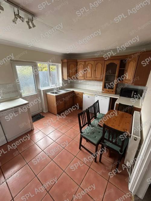 5 Bedroom House - Hunters Way, Filton, BS34 7EP — photo 04