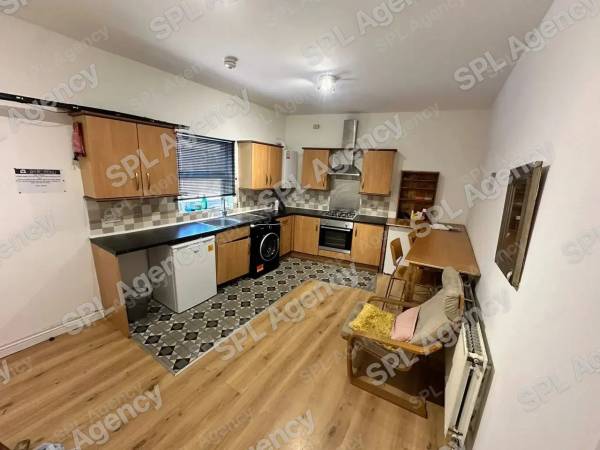 3 Bed Flat, Montpellier, Shaftesbury Avenue, BS6